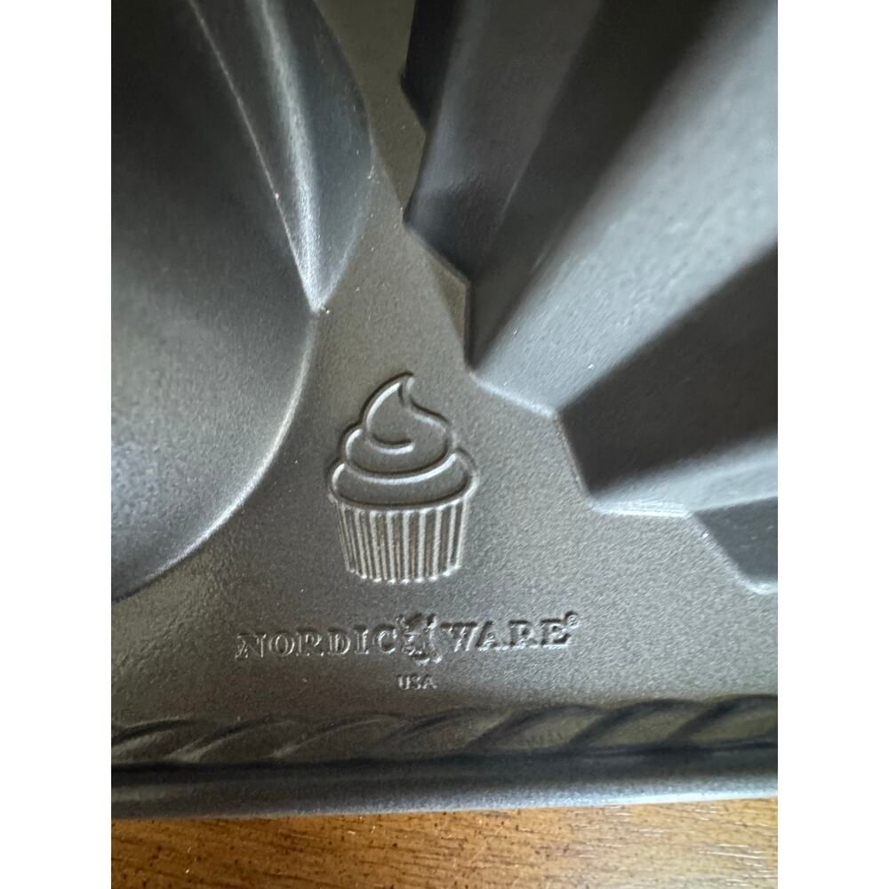 Nordic Ware Cute Cupcake Pan Swirl & Fluted 2 Cavity Bundt Nonstick Bakeware - Picture 9 of 9